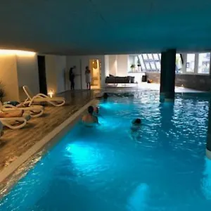 Privé Dans Résidence Balnéo Aladin , Cauterets France