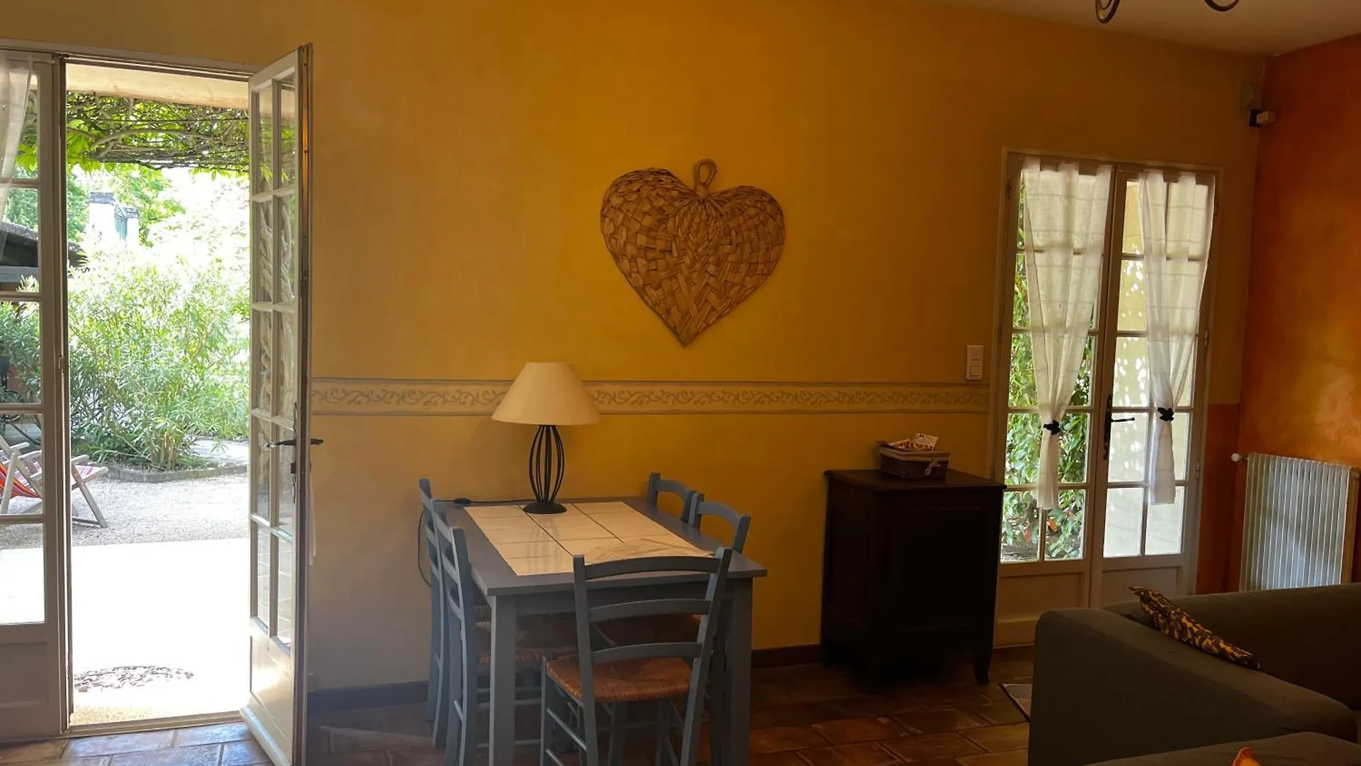 Le Mas De Trevouse Saint-Saturnin-les-Avignon 0*,