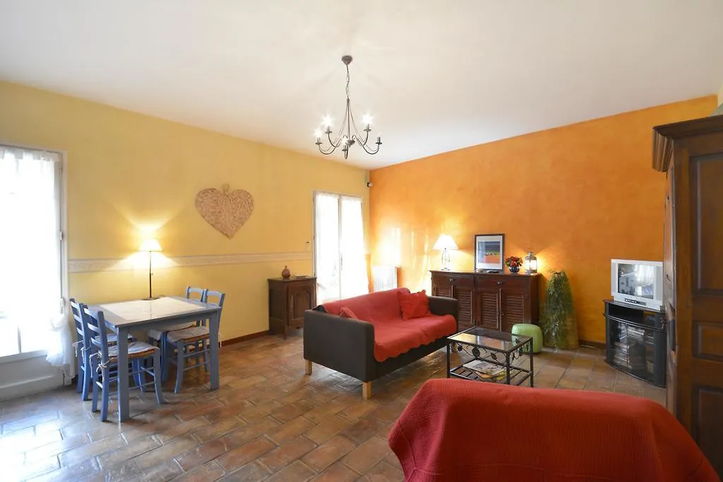 Le Mas De Trevouse Saint-Saturnin-les-Avignon France