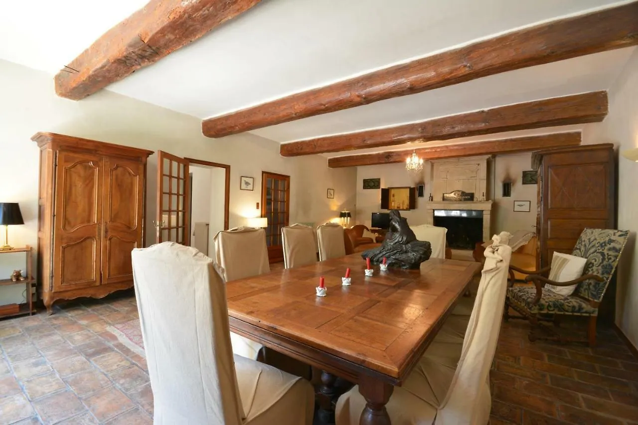 Holiday home Le Mas De Trevouse Saint-Saturnin-les-Avignon
